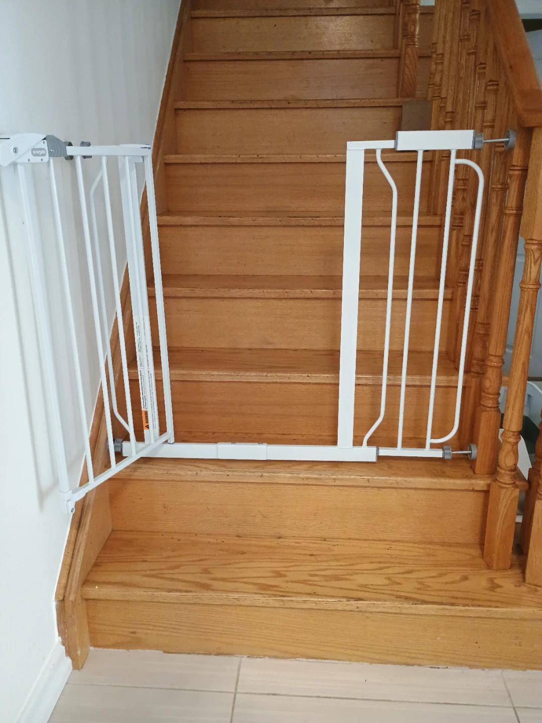 REGALO White Safety Gate - photo 2