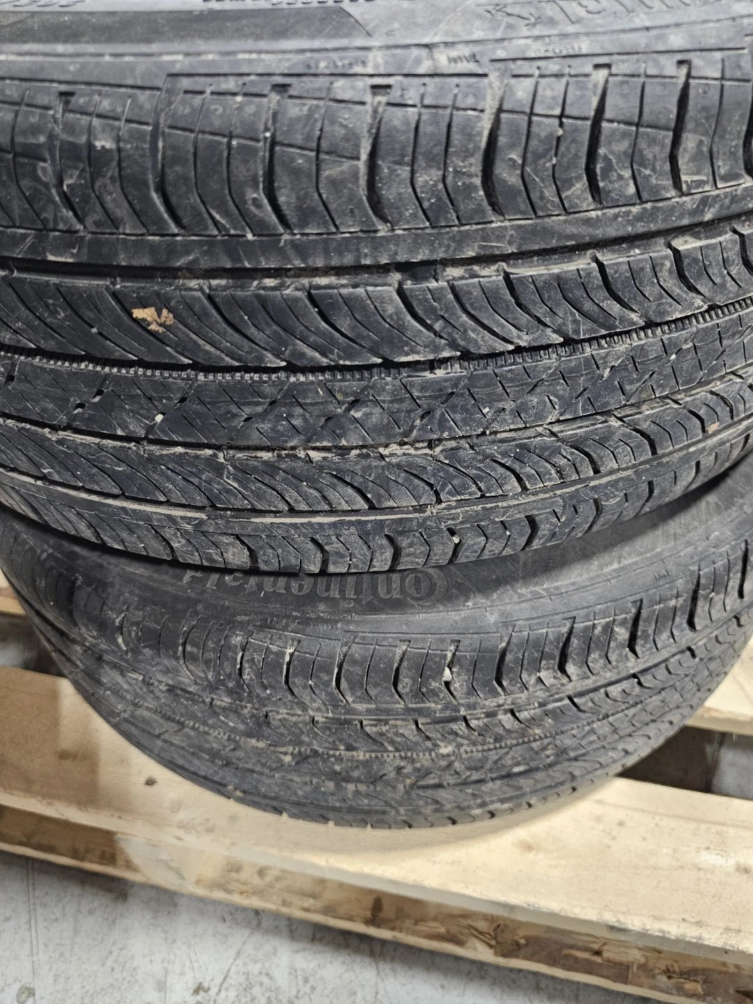 Set of 4 Continental Tires with Alloy Rims - photo 3