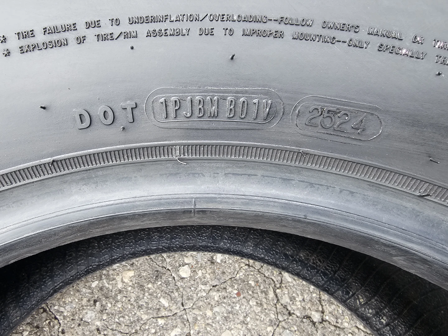 LT315/70 R17 ALL TERRAIN TIRE (1 ONLY) - photo 3
