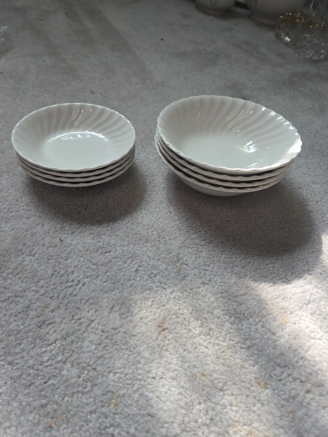 8pc Vintage Johnson Bros Bowls – 4 Cereal/Soup & 4 Dessert/Fruit