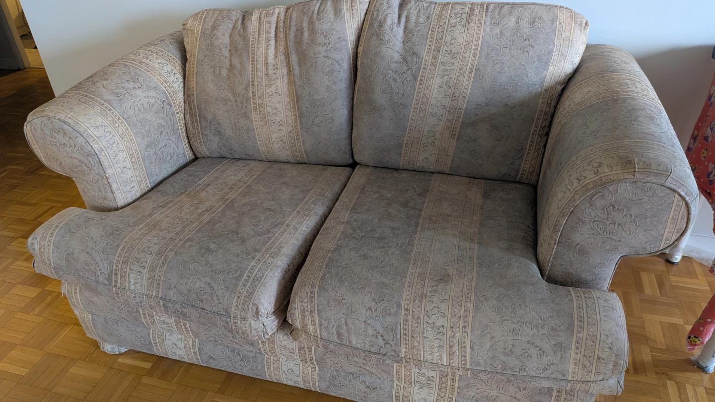 Two-Seater Loveseat Sofa - photo 3