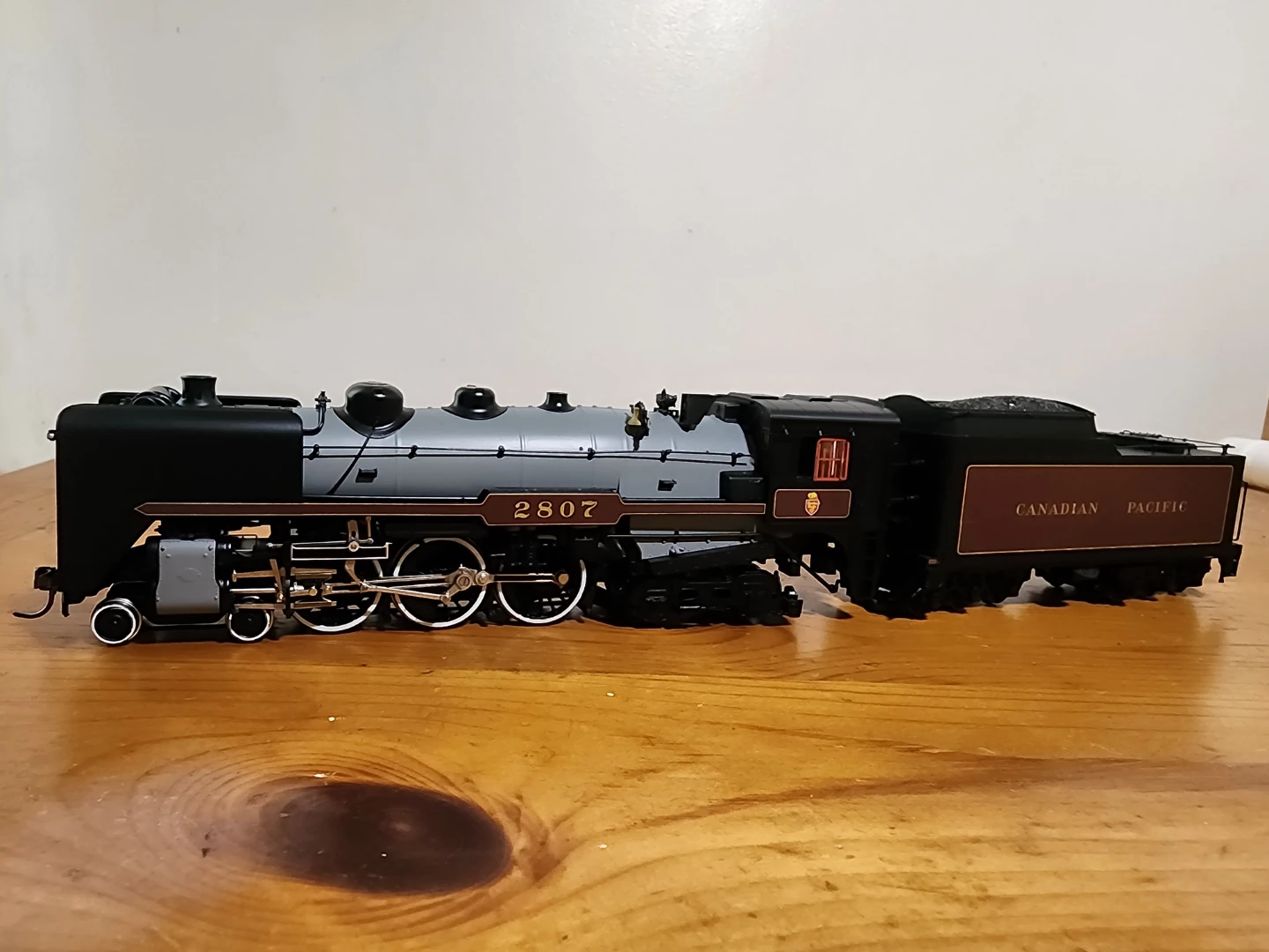 Rapido Trains H1a 4-6-4 Canadian Pacific Locomotive #2807 - photo 3