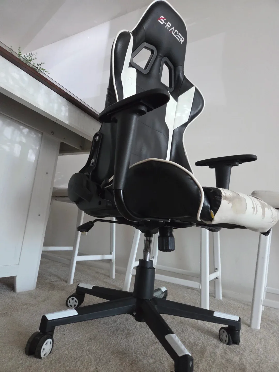 S-Racer gaming chair - photo 4