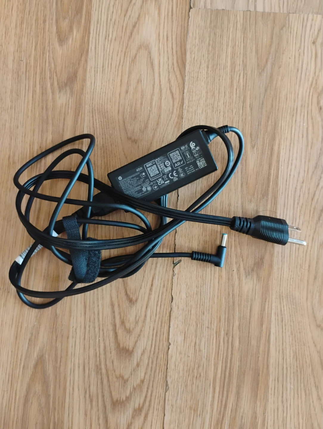 HP 45W Laptop Power Adapter