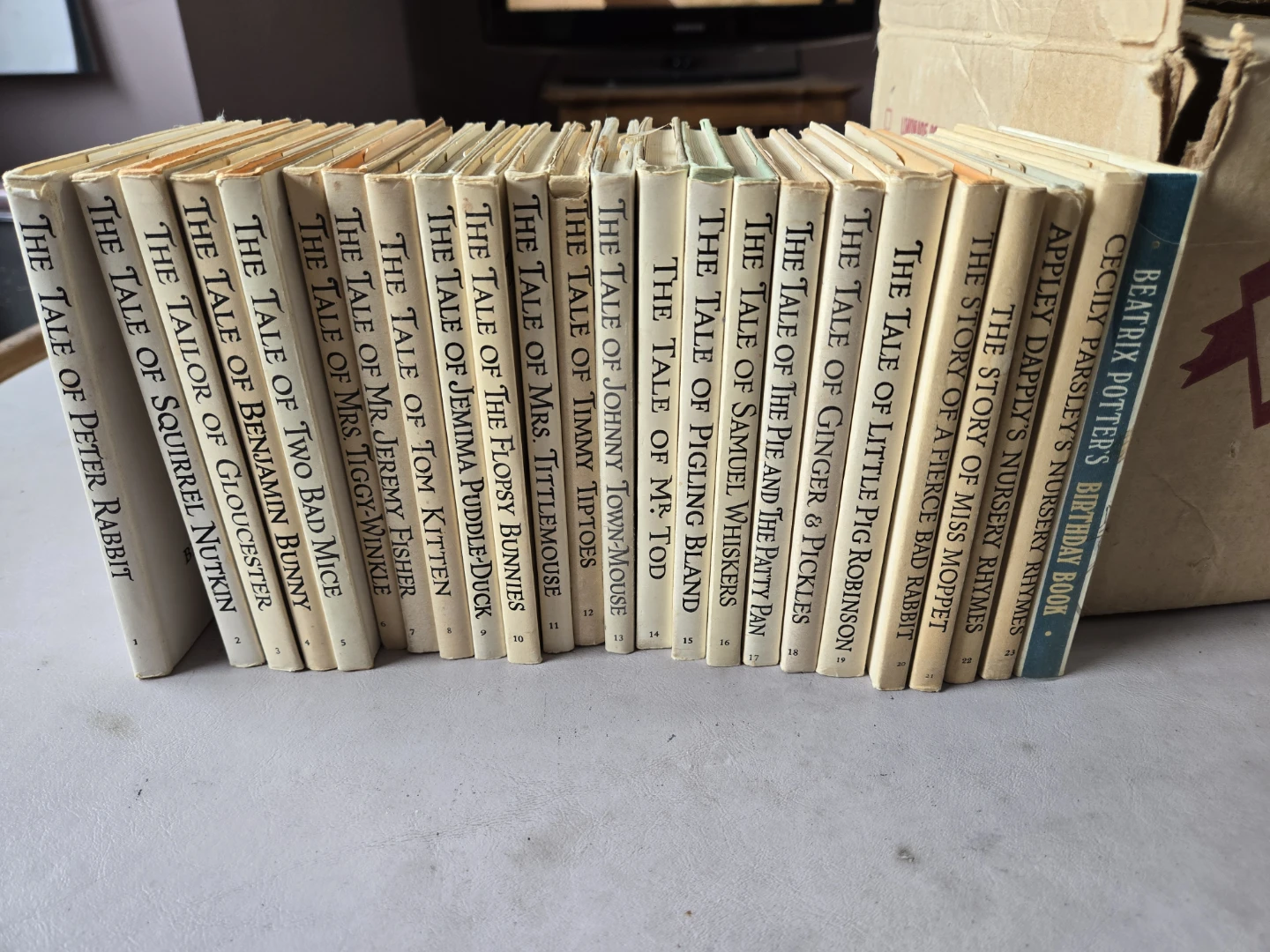 Beatrix Potter Tale Library Set