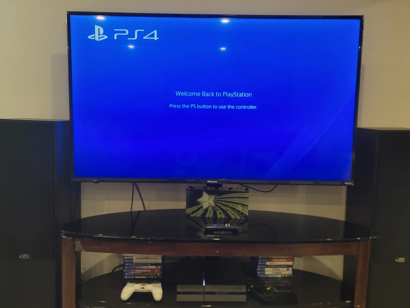 Sony PS4 Console Bundle – Controllers, Charger Dock & Games - photo 5