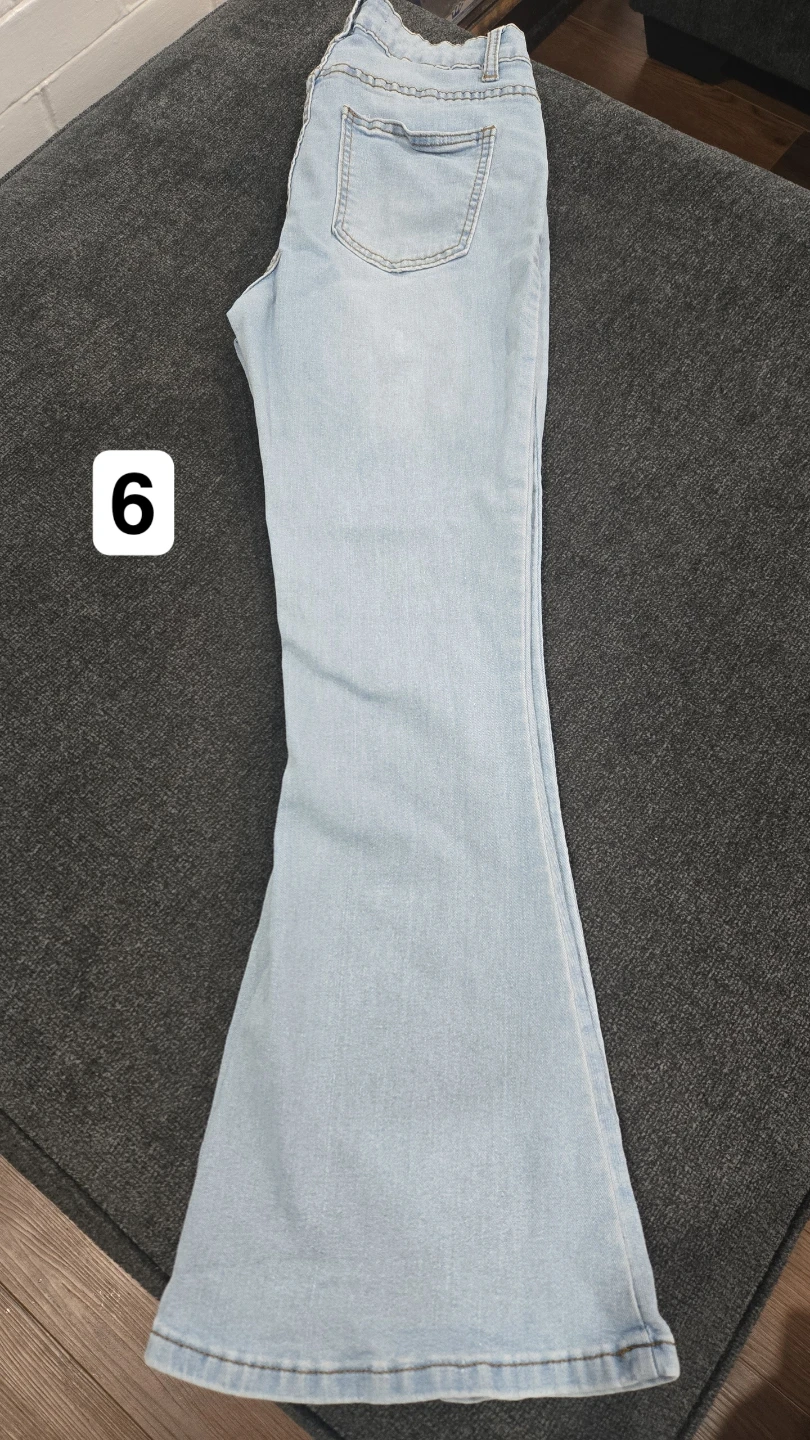 Light Wash Flare Jeans - Size 6