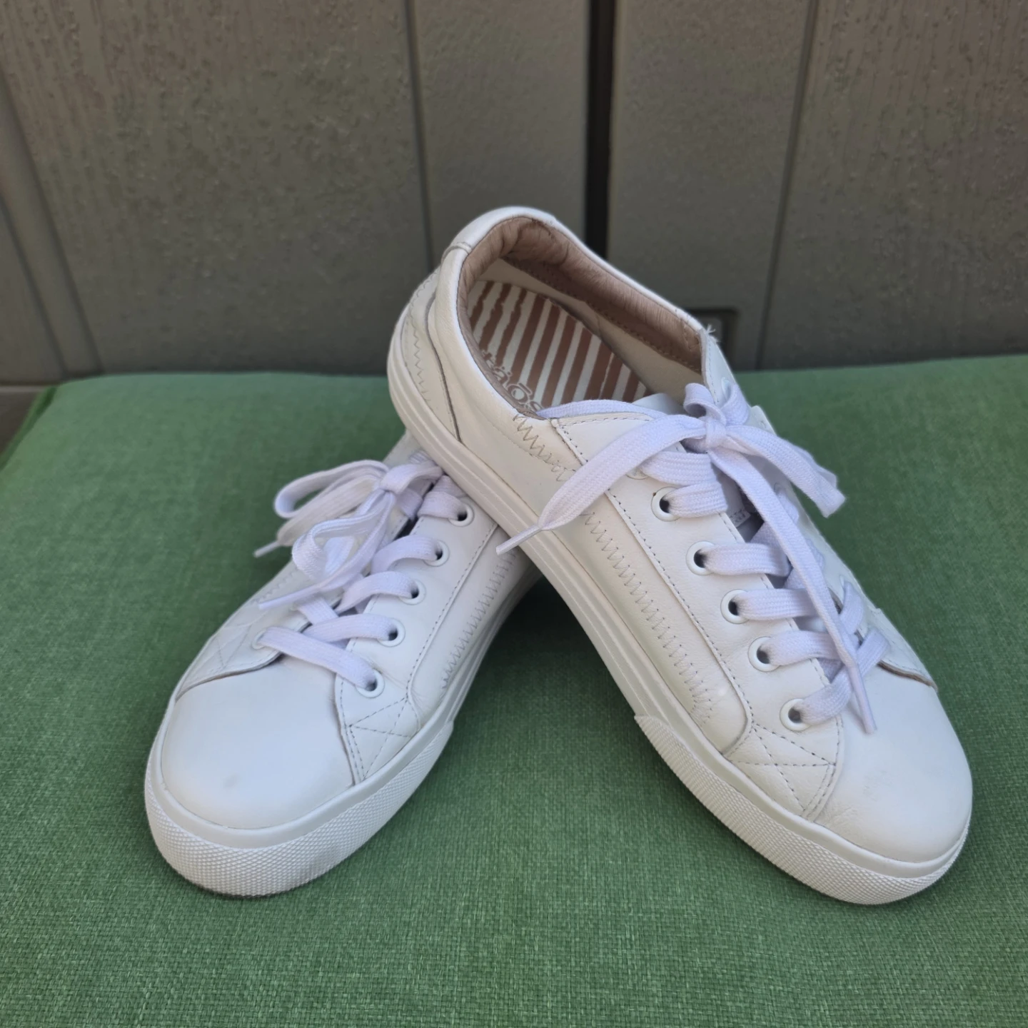 Taos white leather sneakers size 7