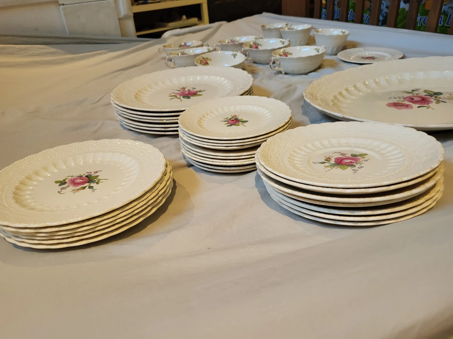 Vintage Rose Floral Porcelain Dinnerware Set - photo 4