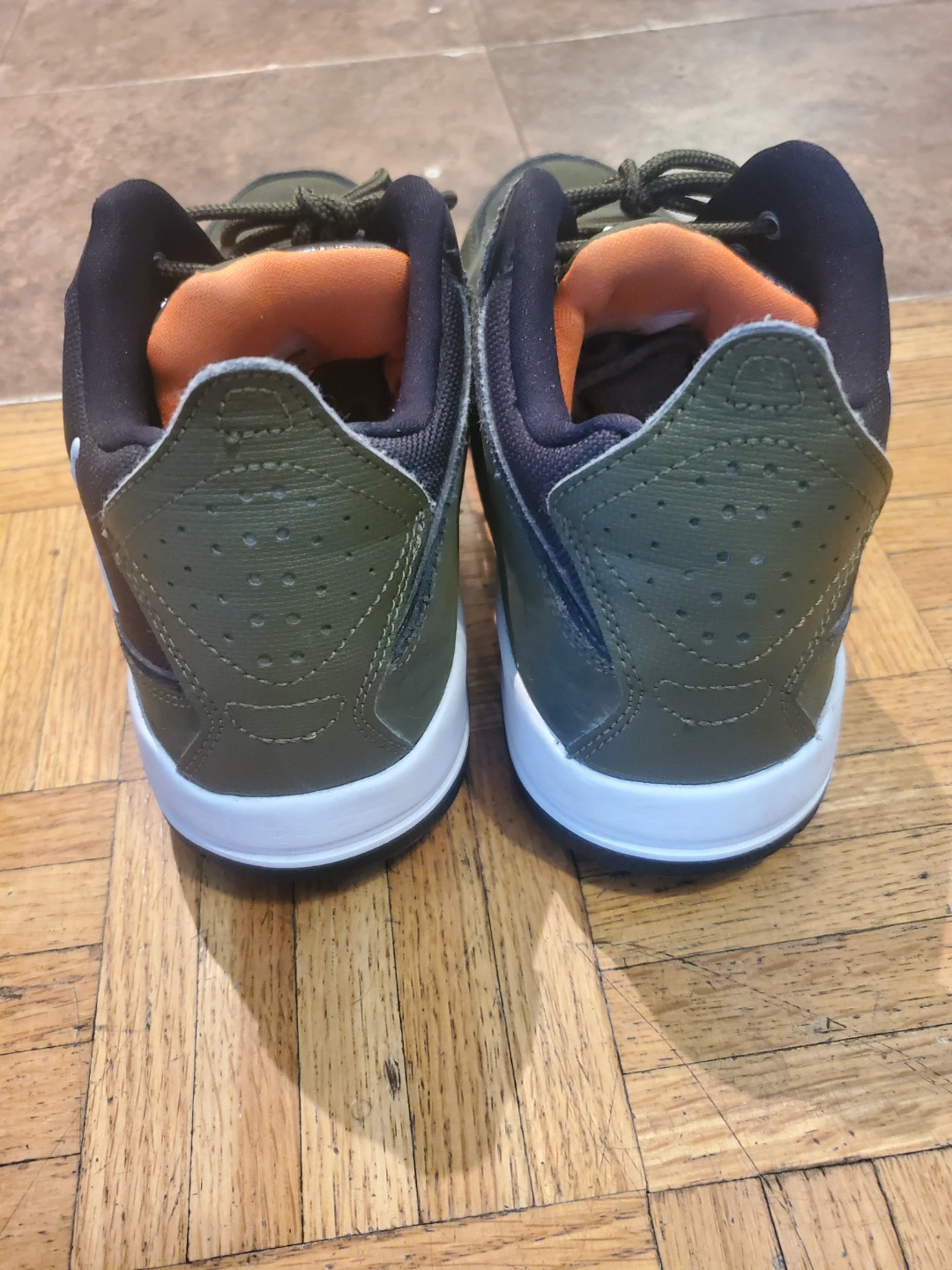 Men's Jordan Sneakers Shoes Size 9.5 - photo 3