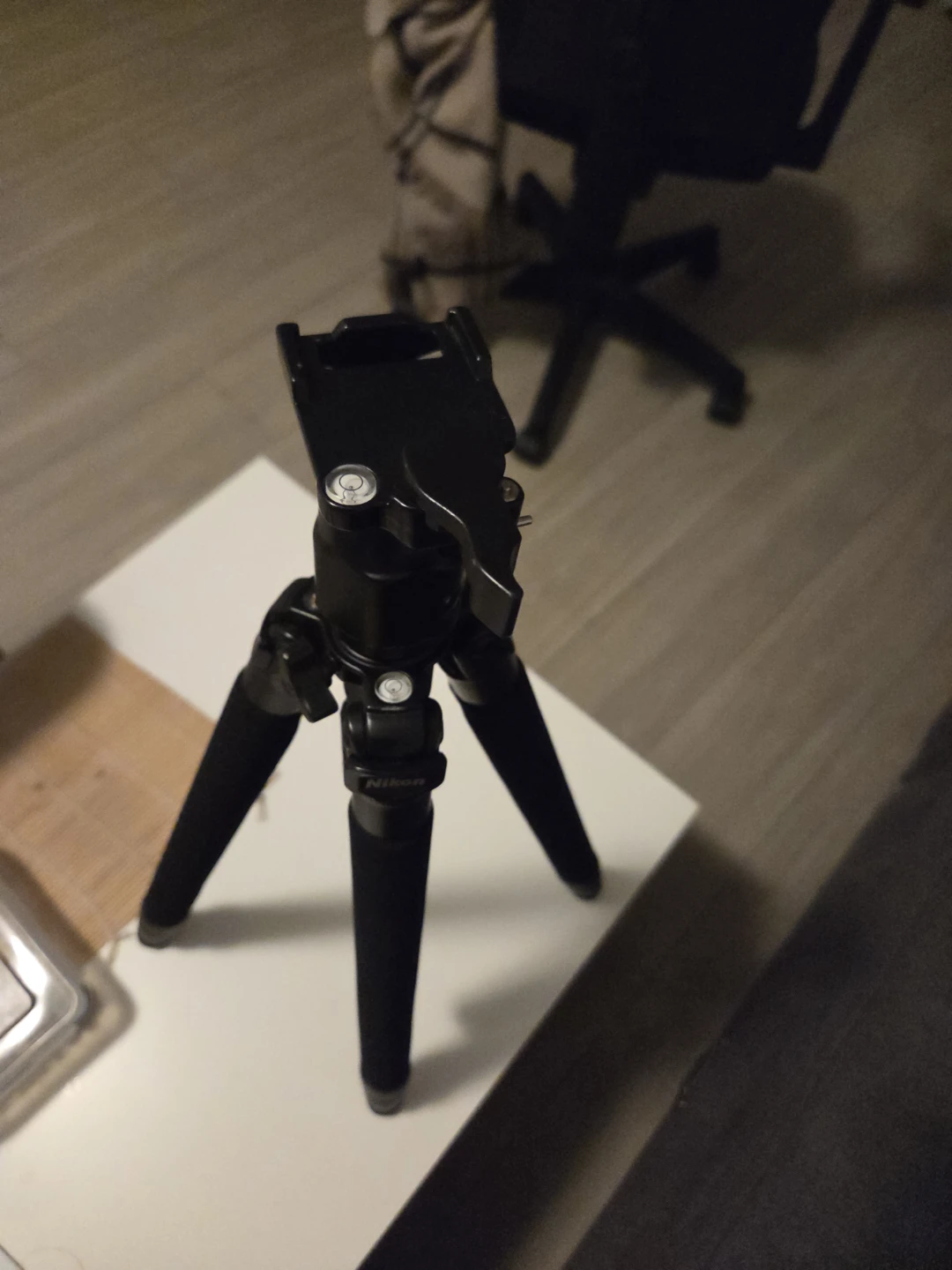 Nikon Camera Tripod - photo 3