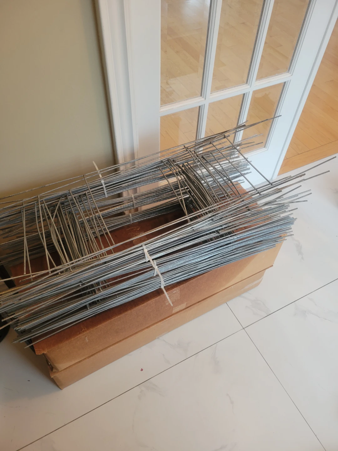 H wire frames for signs