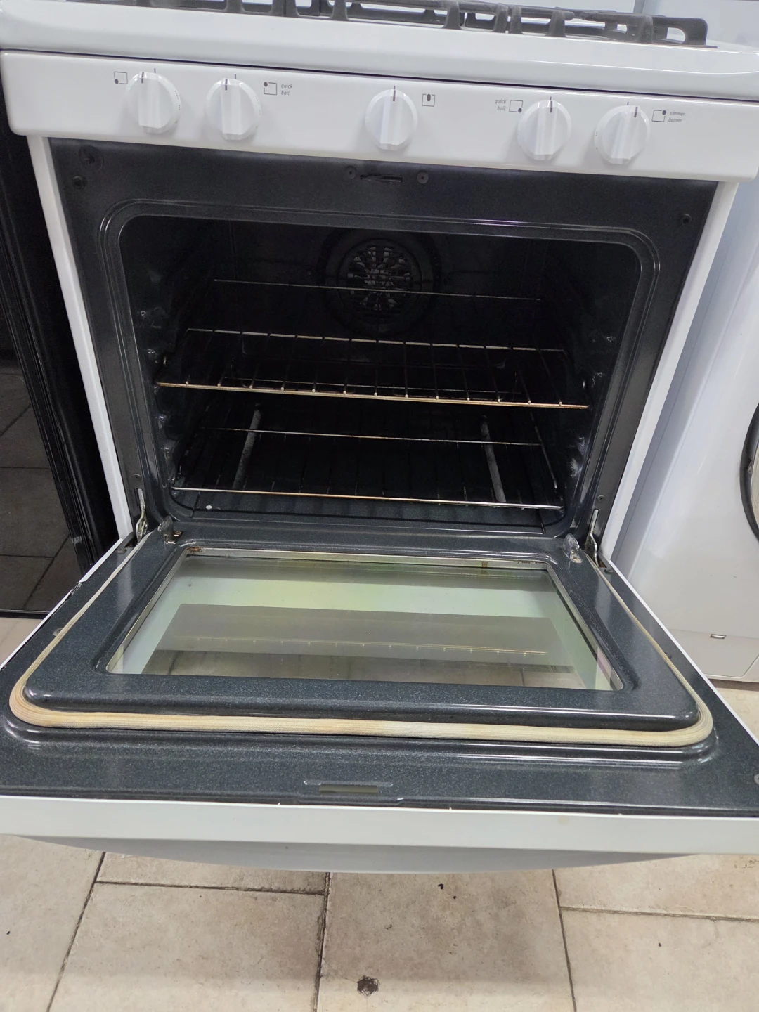 Frigidaire Gallery Gas Range - photo 4