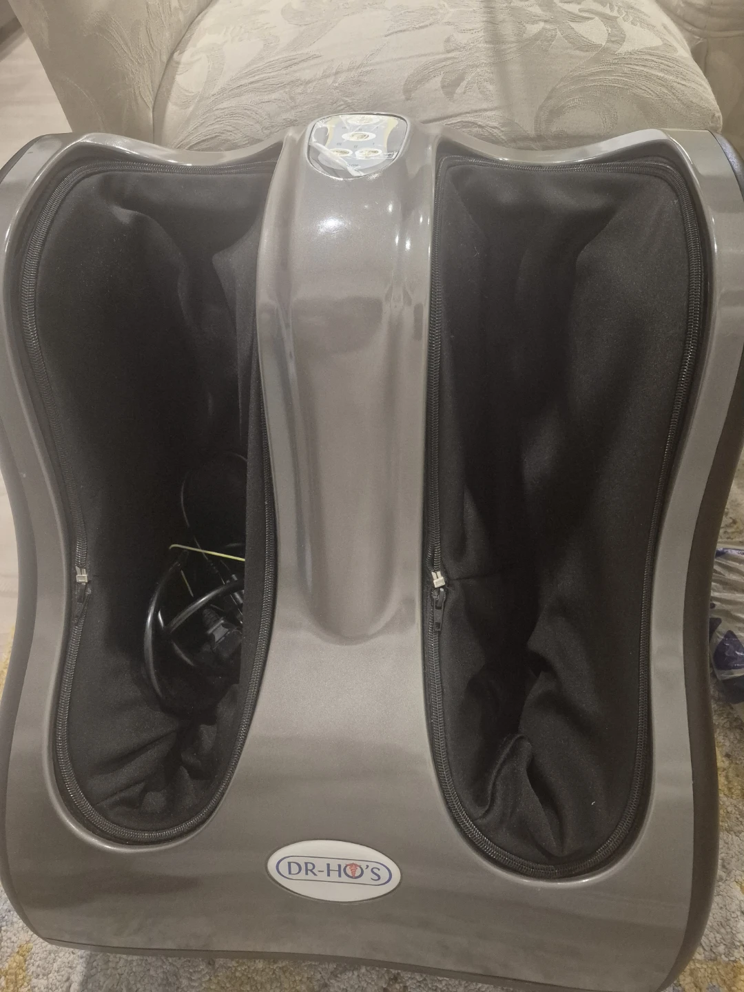 Almost new Powerful DR-HO'S foot, calves  and leg massager chair - photo 2