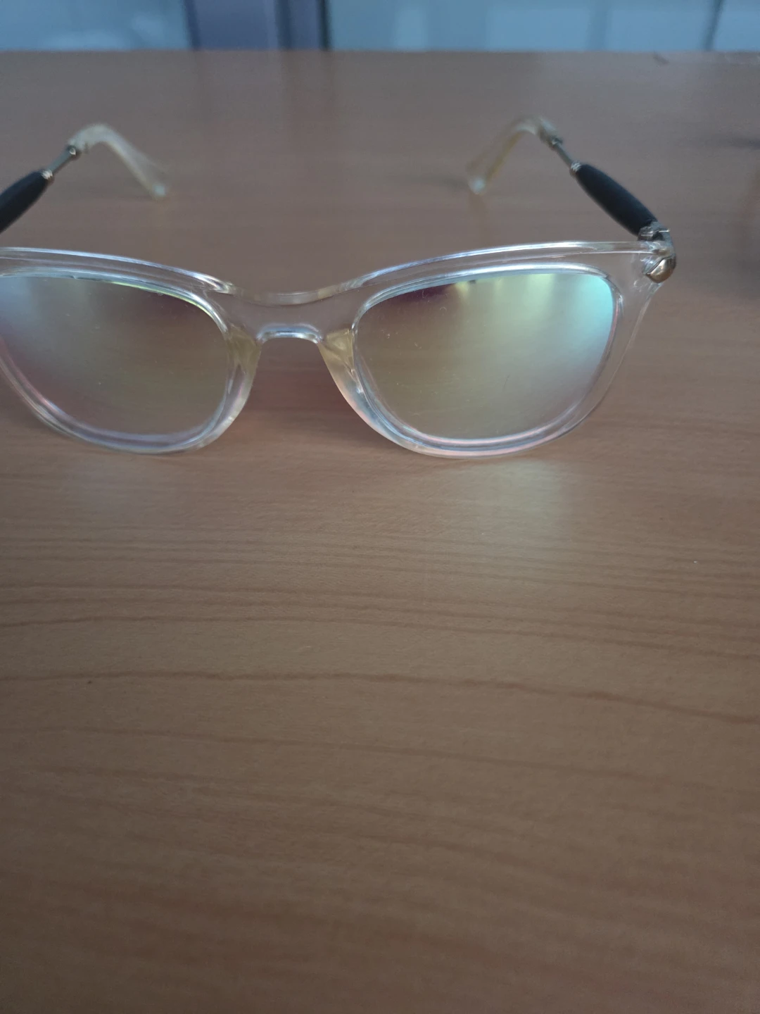 Clear frame glasses