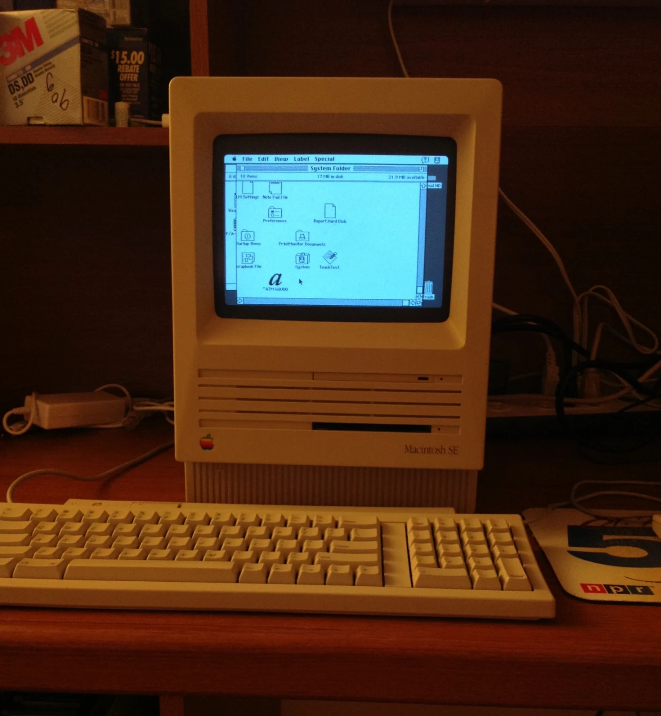 40 yr old working Macintosh SE Superdrive, HDD, keyboard, mouse - photo 5