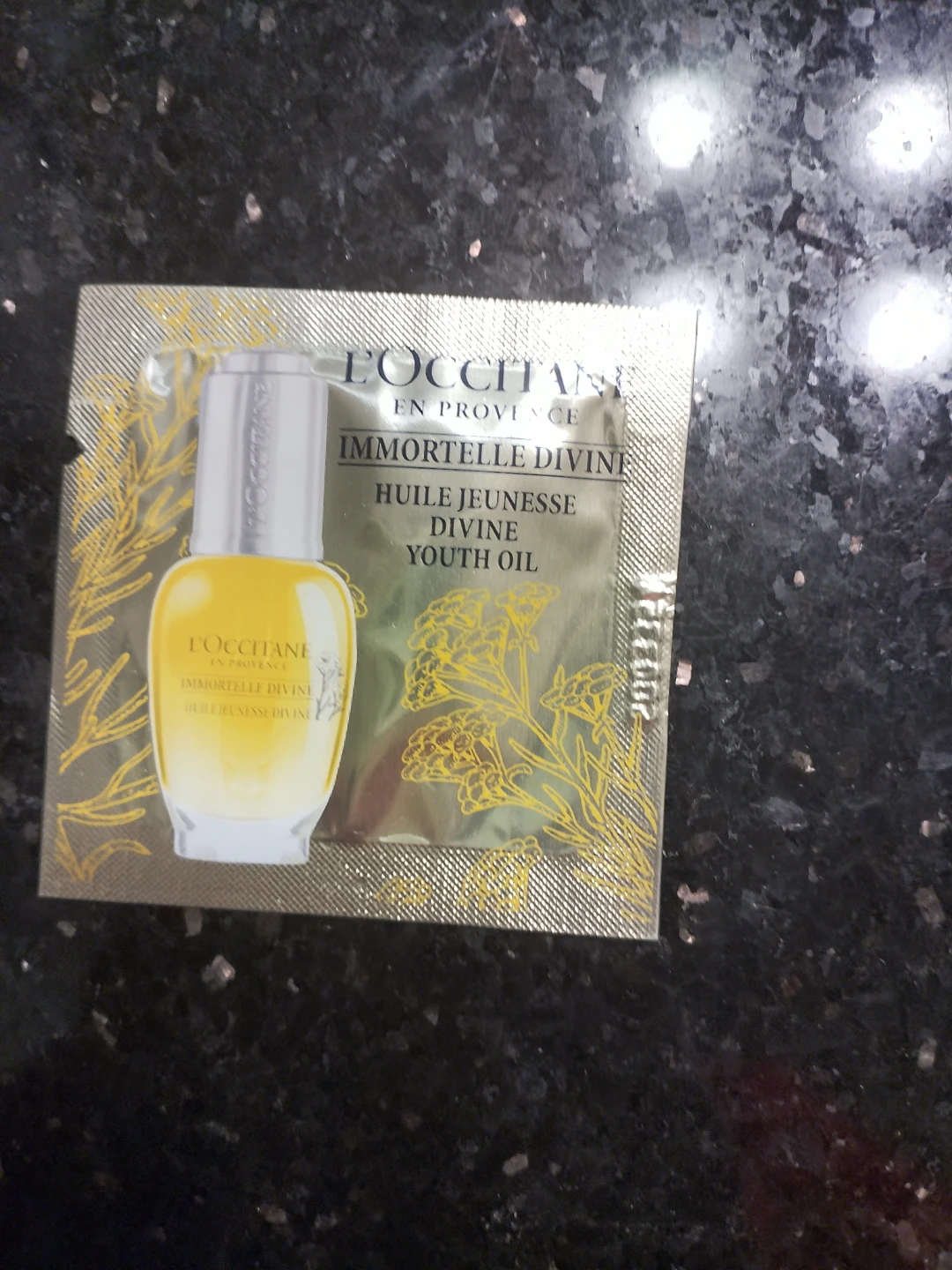 Assortment of 4 L'Occitane product samples - photo 4