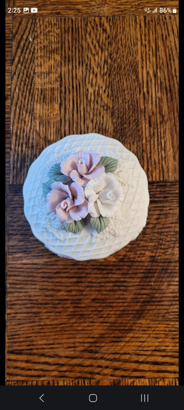 Shiah Yih Porcelain Floral Trinket Box - photo 5