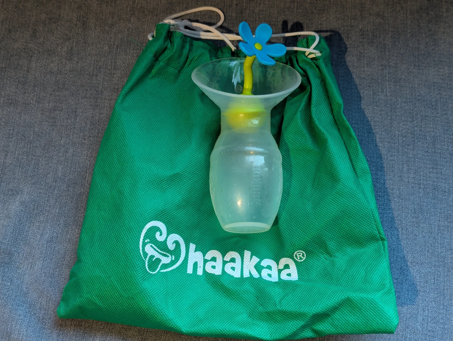 Haakaa Silicone Breast Pump with Flower Stopper