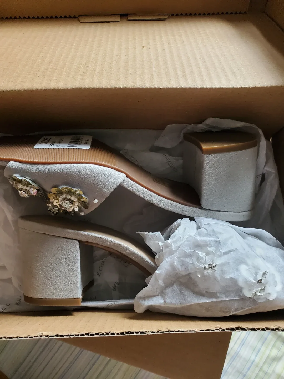 Le Chateau Grey Embellished Mule Heels - Size 7 - photo 3