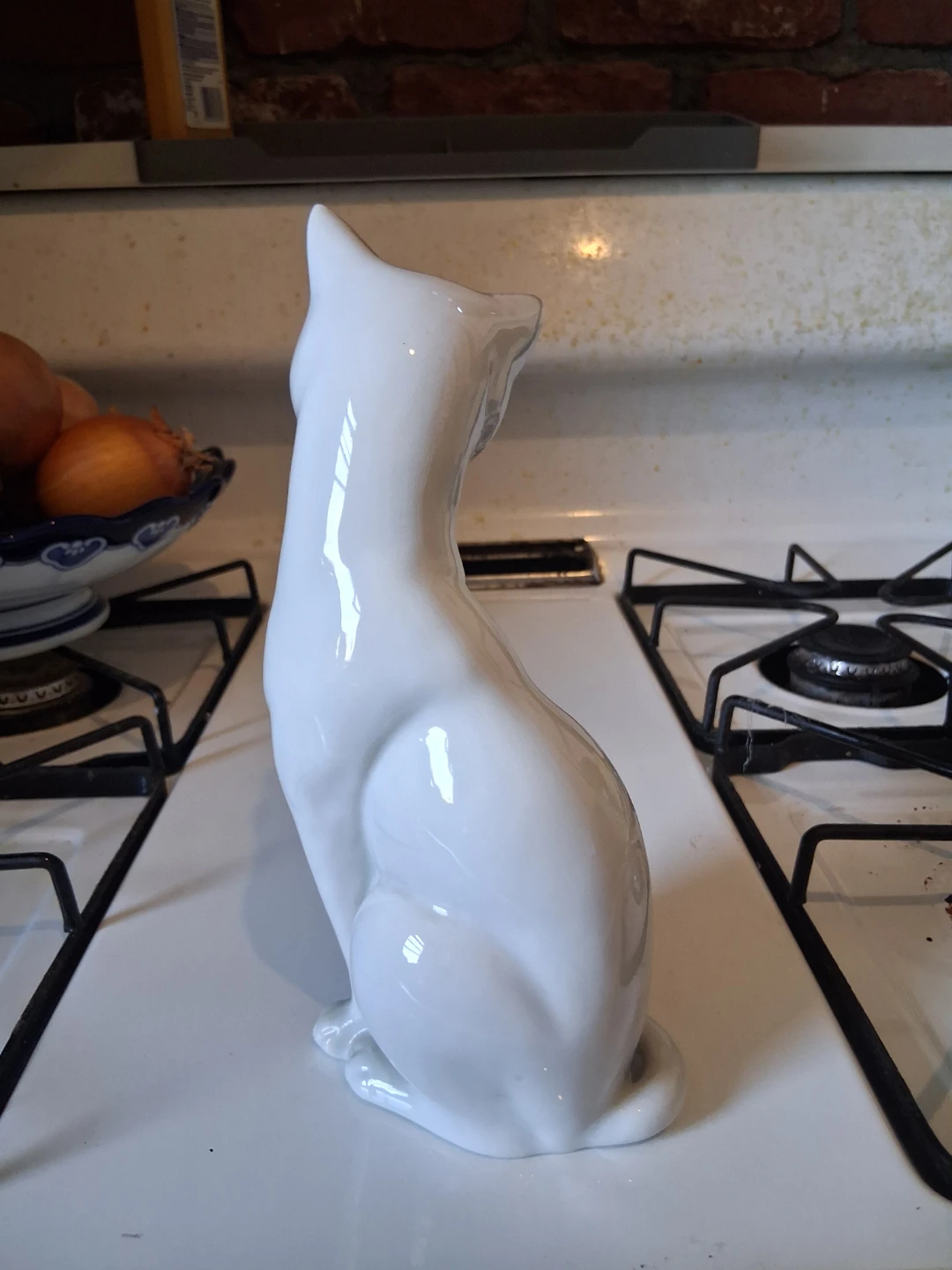 White Porcelain Cat Figurine - photo 2