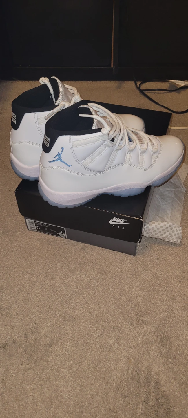 Jordan 11 Retro Colombia
