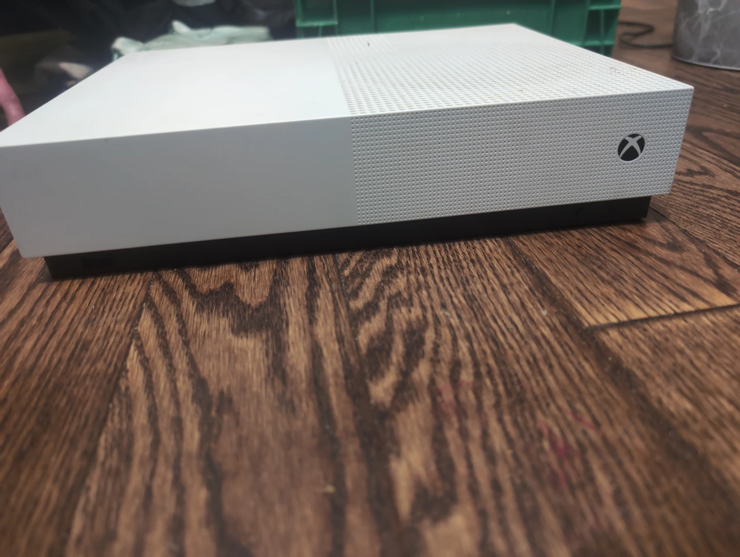 Xbox one s tb 3 controllers built in games