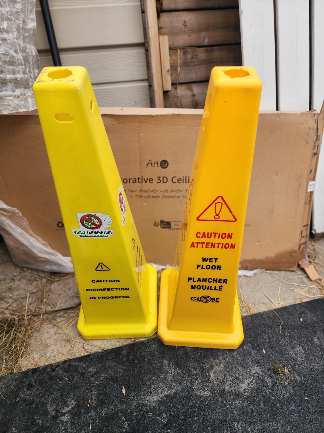 Globe Wet Floor Caution Sign & Disinfection Sign
