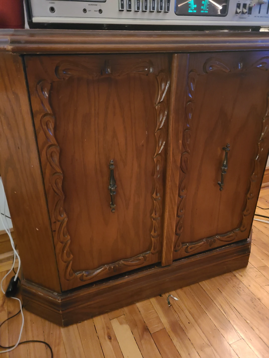 Vintage Carved Wood 2-Door Storage Cabinet / Record Cabinet - photo 3
