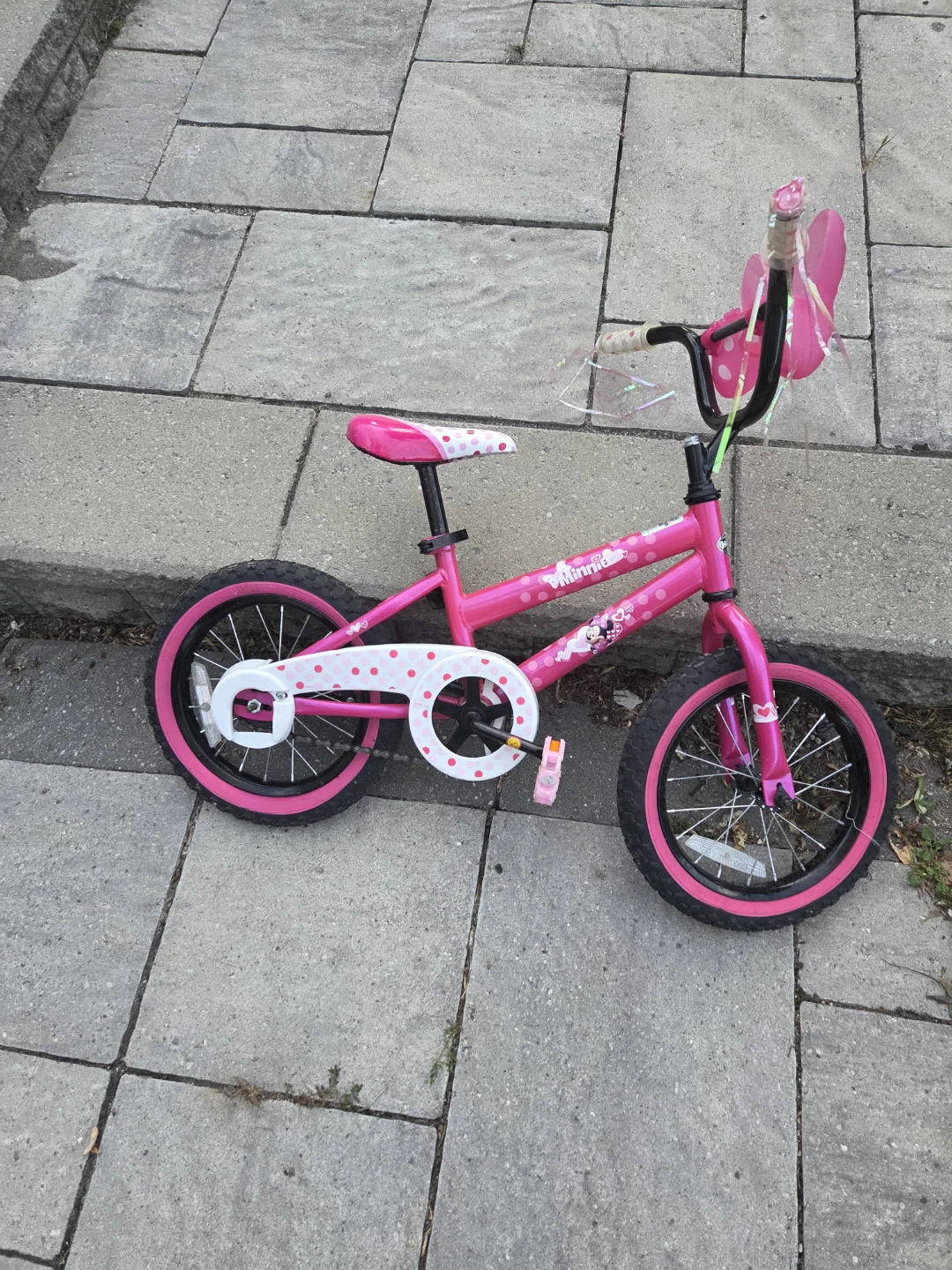 Huffy Minnie Mouse 14-inch Kids Bike