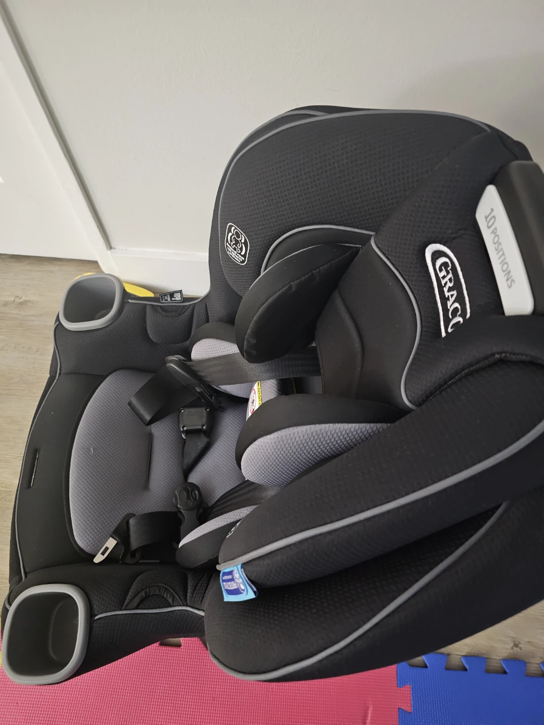 Graco Extend2Fit Convertible Car Seat - photo 2