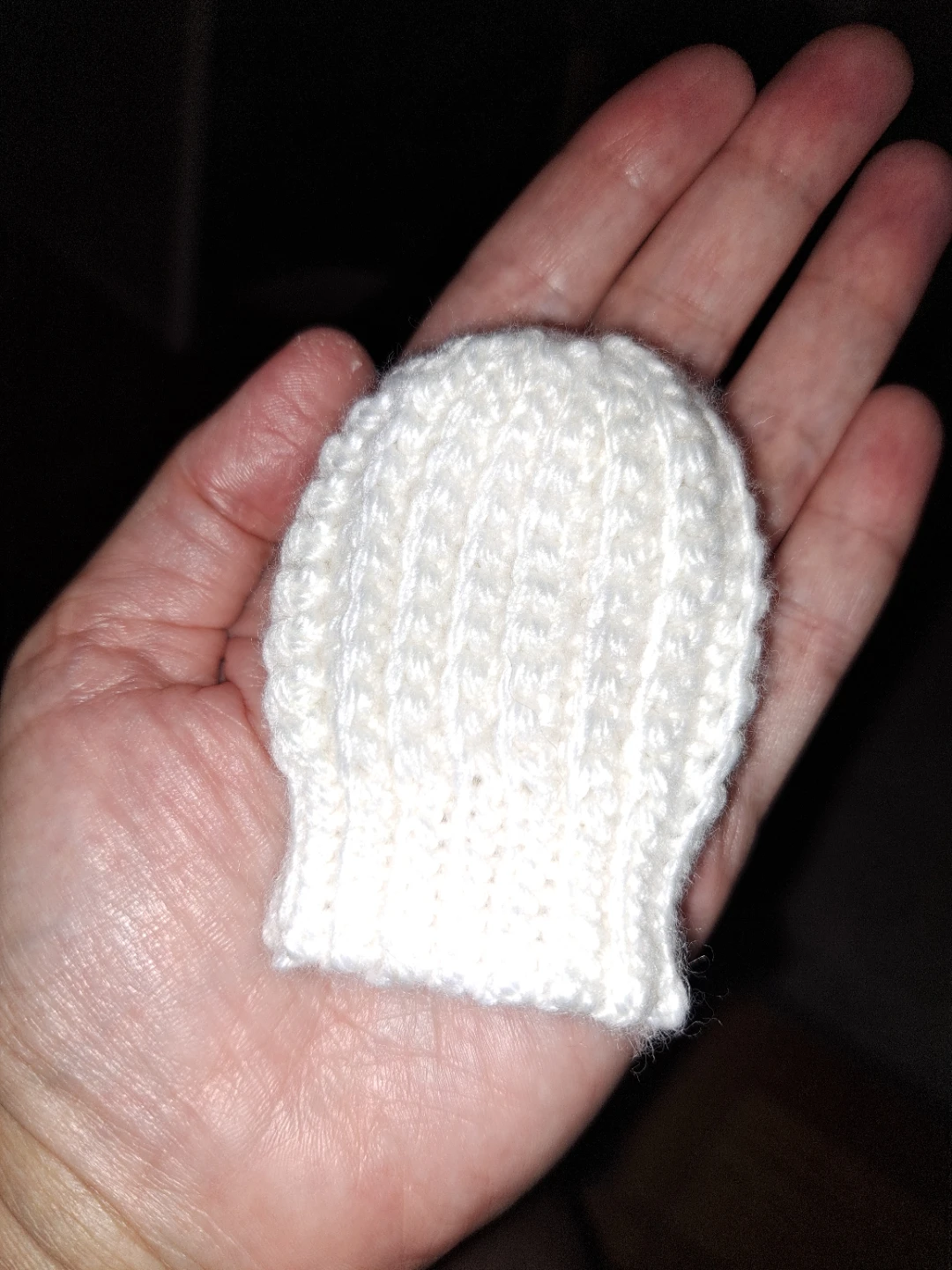 Baby mittens, newborn 0-3months. Handmade. - photo 2