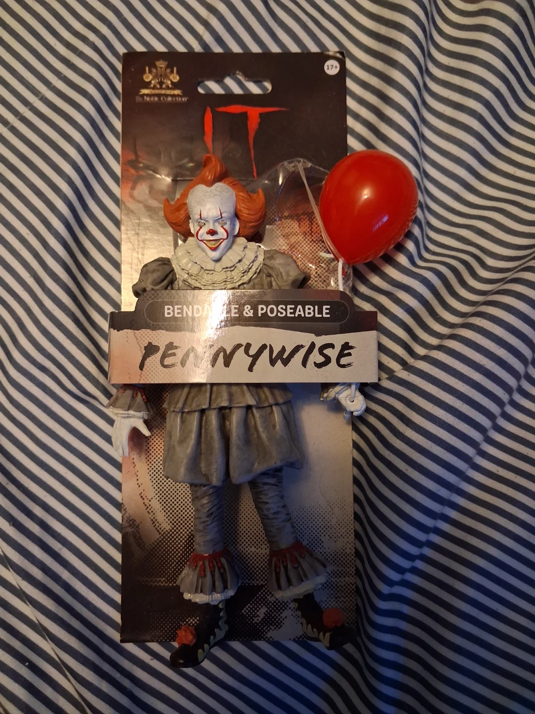The Noble Collection Pennywise Bendable Figure