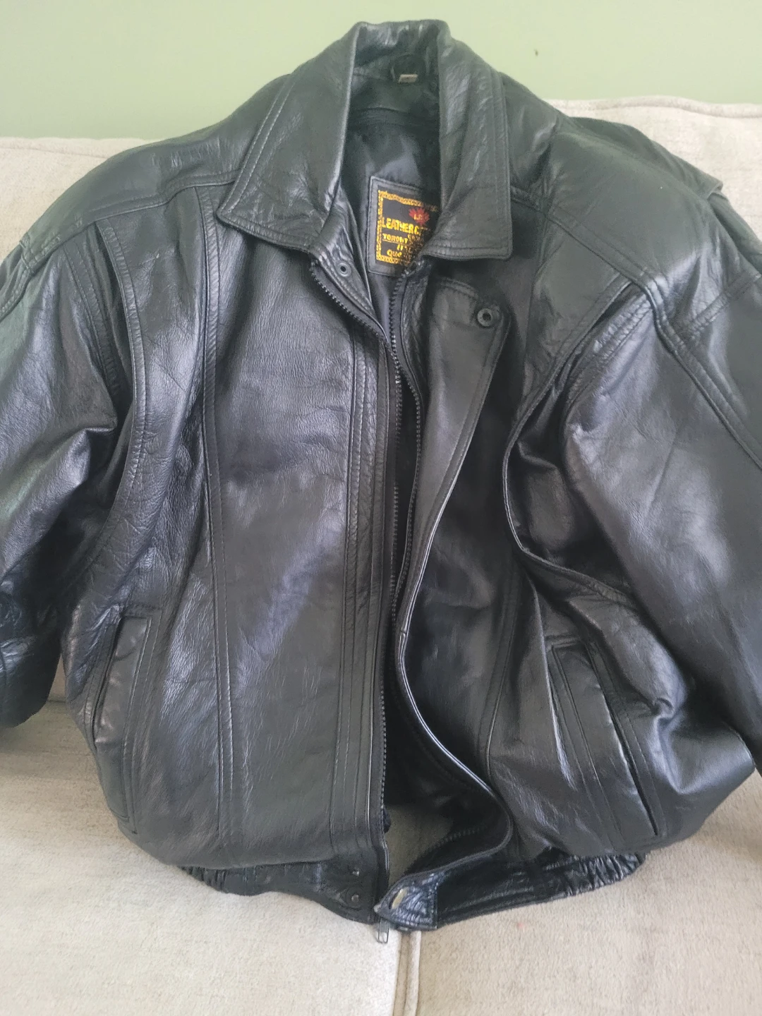 Authentic leather jacket 🏈