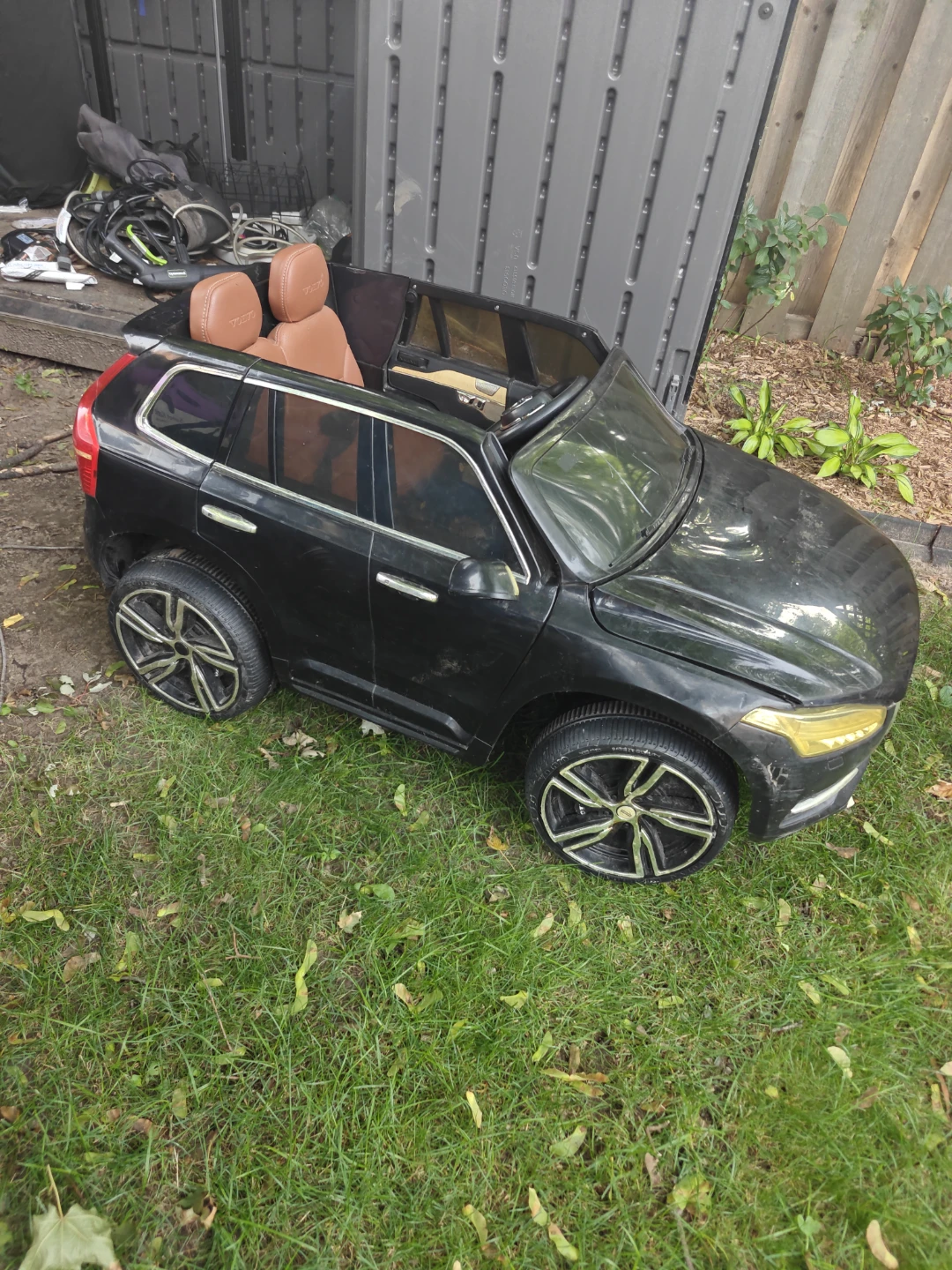Volvo XC90 Ride-On Car, new battery