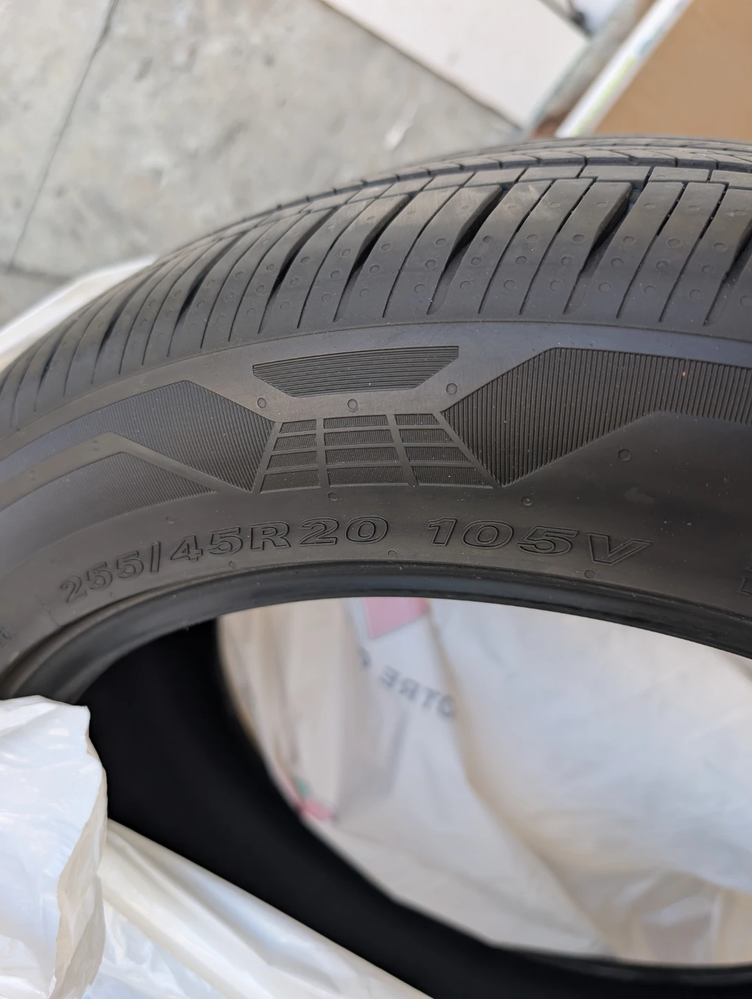 Nexen Roadian GTX Tires - 255/45R20 105V XL - Take-offs - photo 2