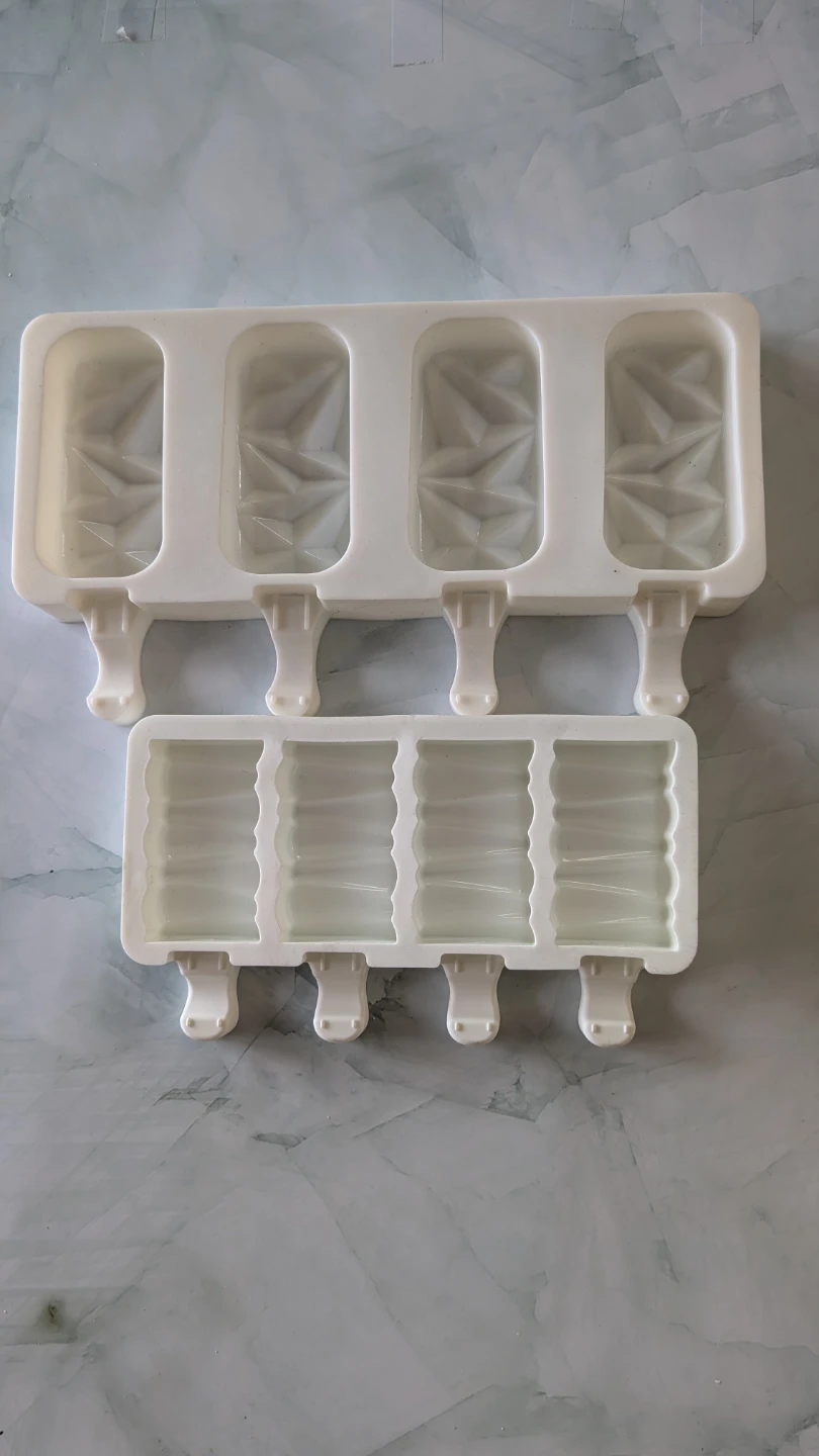 Set of two silicone popsicle moulds