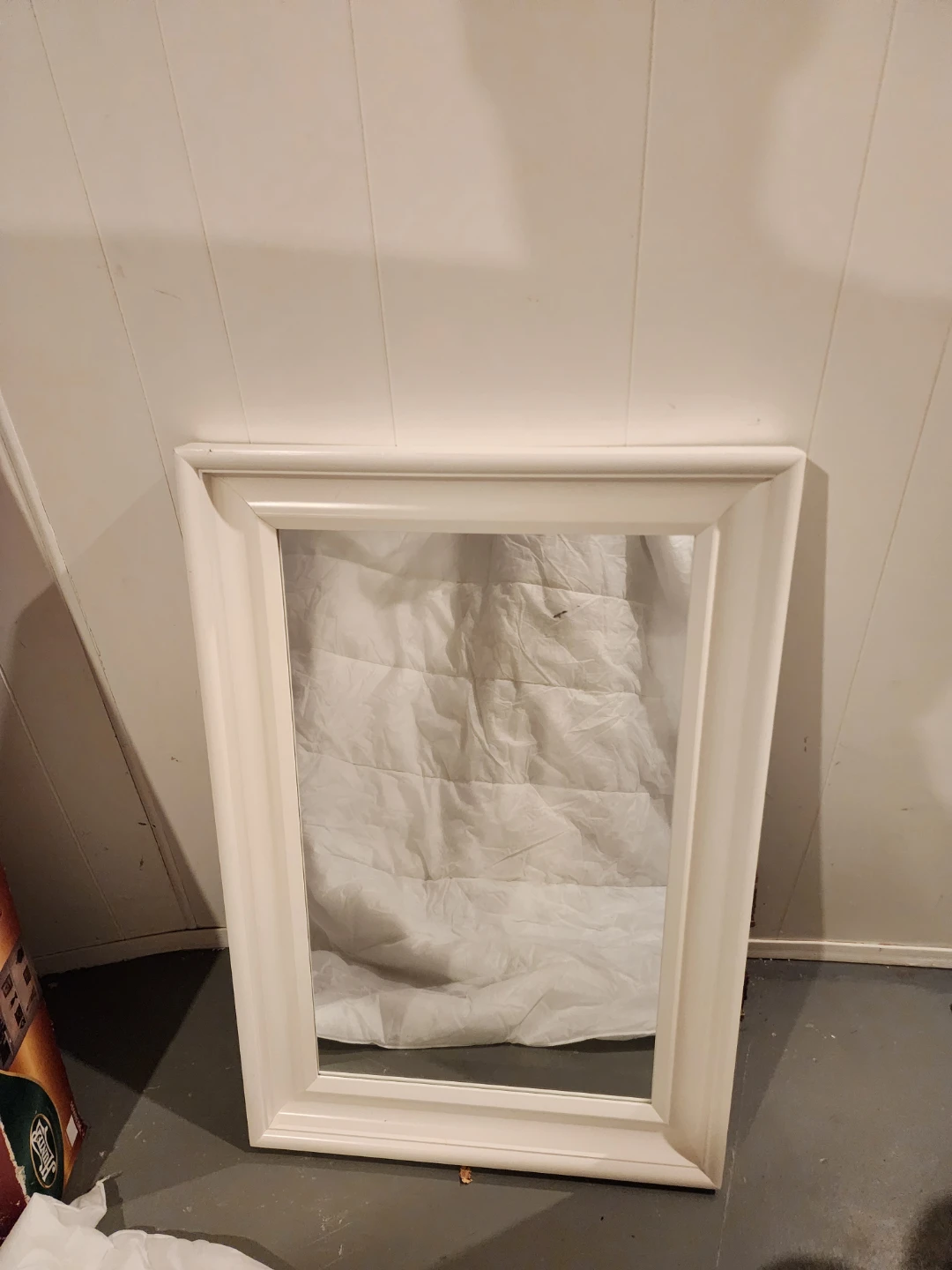 🏈 White Framed Rectangular Wall Mirror – Clean & Simple Design - photo 2