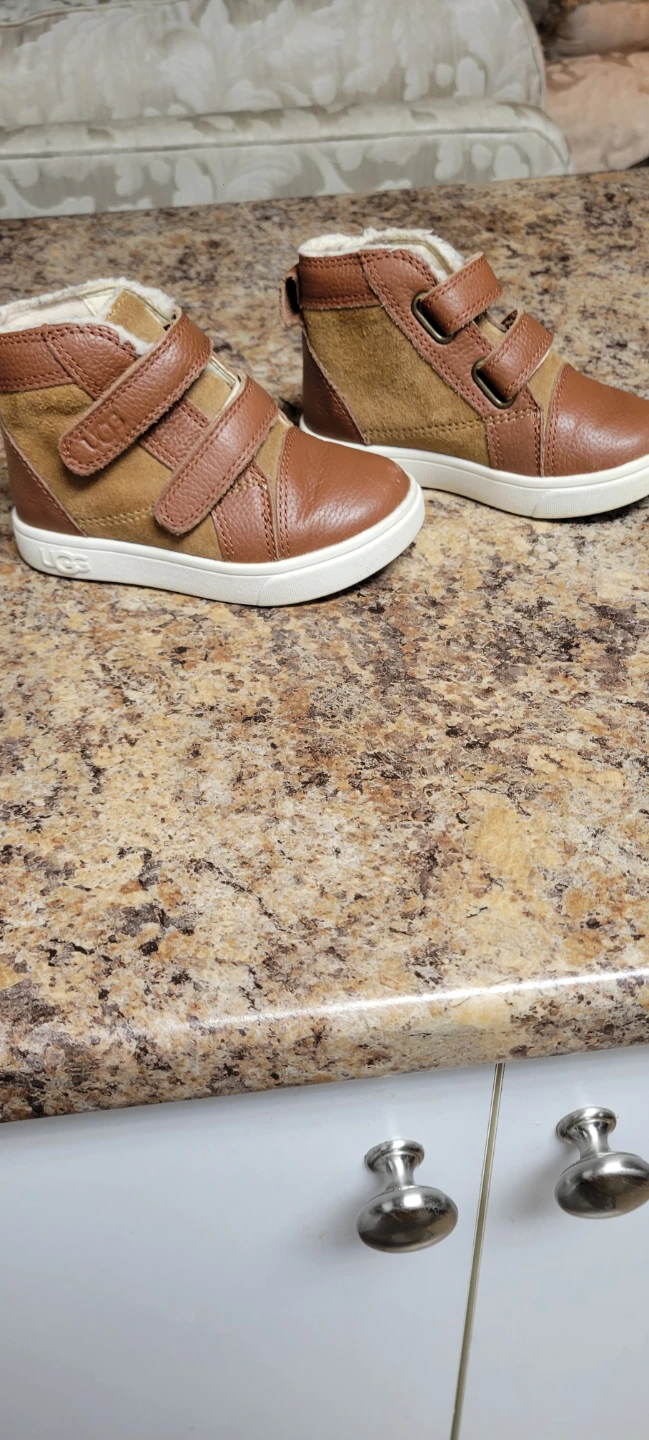 UGG Toddler High-Top Sneakers Brown sz 7 - photo 3