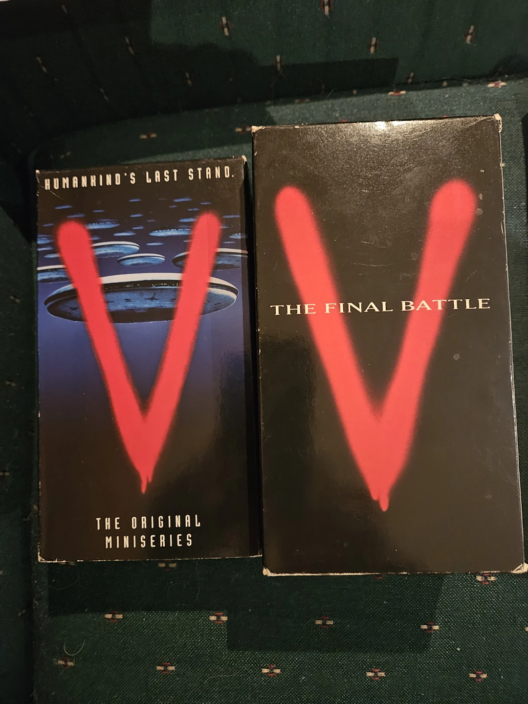 V The Original Miniseries and The Final Battle VHS Set - photo 2