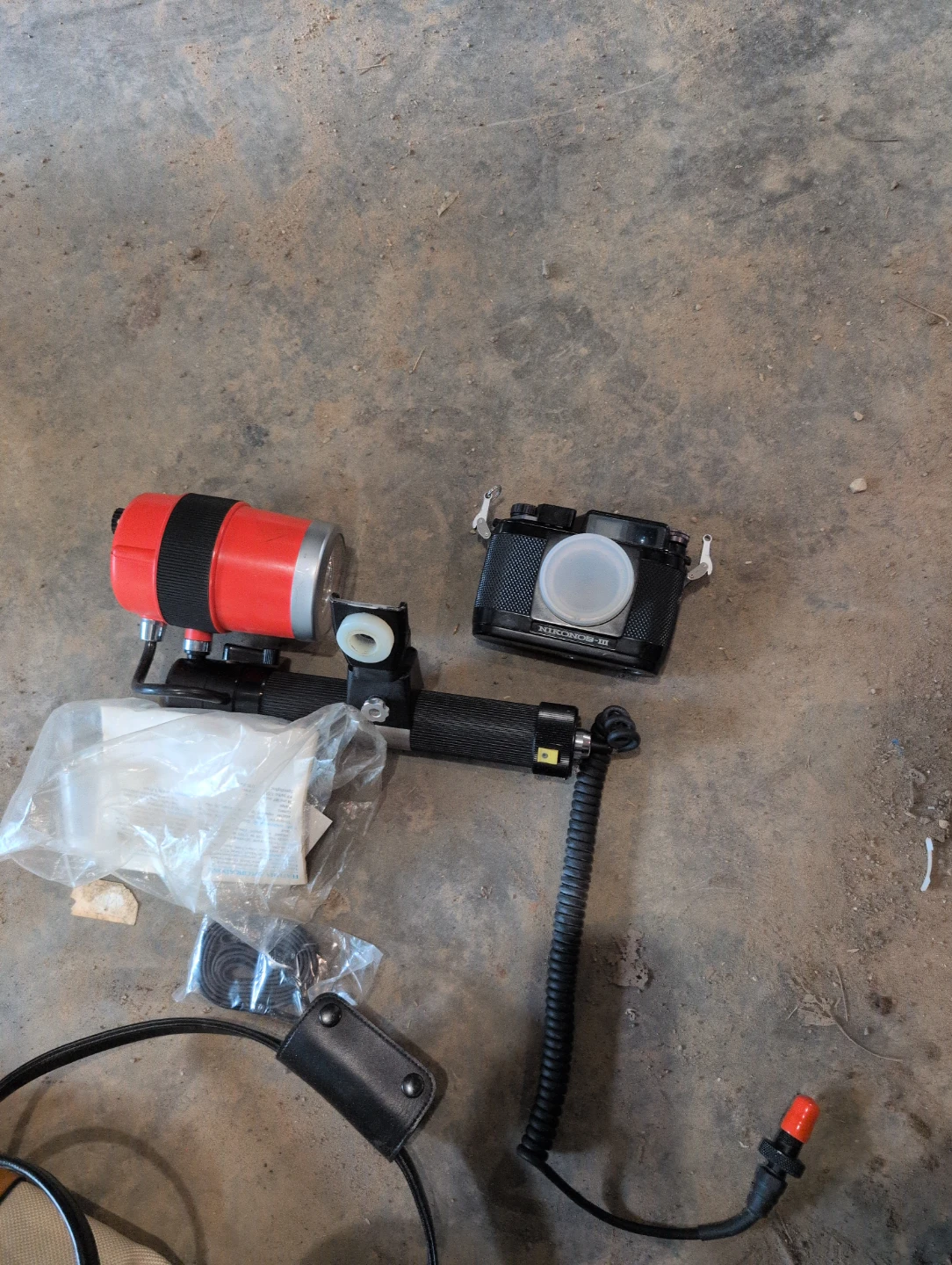 Underwater Nikonos-3 camera with under water light