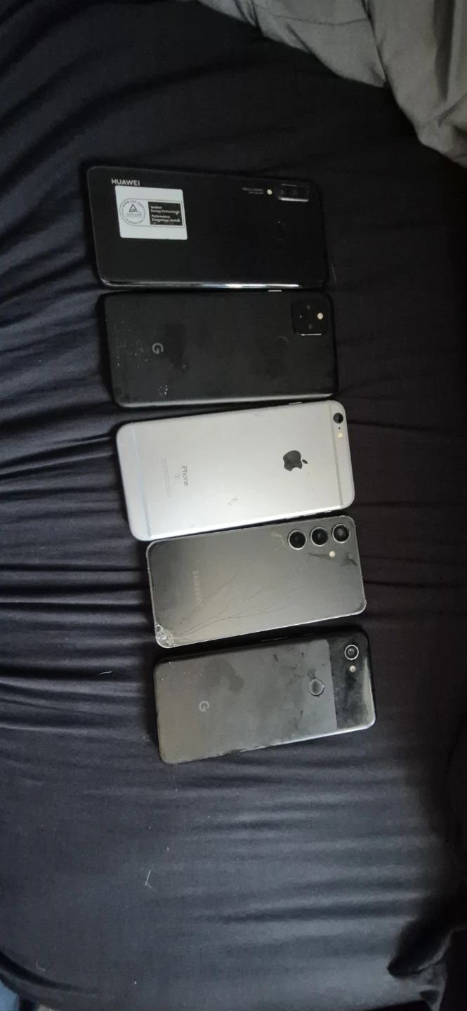 Lot of 5 mixed smartphones