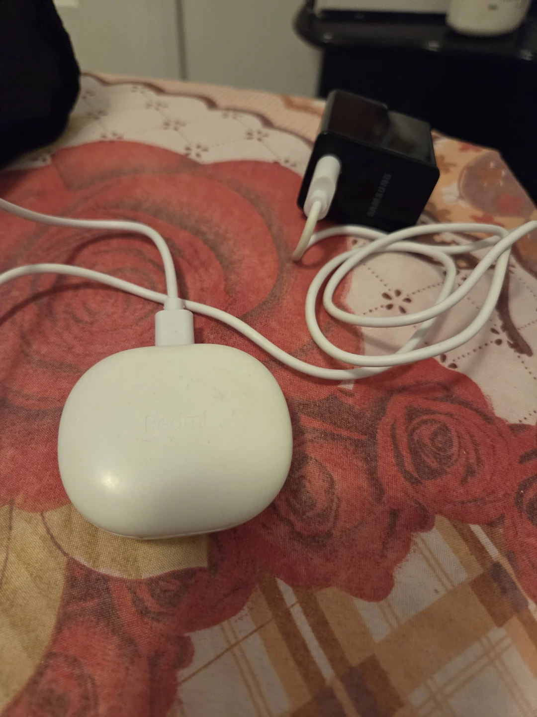 Redmi Earbuds Charging Case with Cable and Charger - photo 3