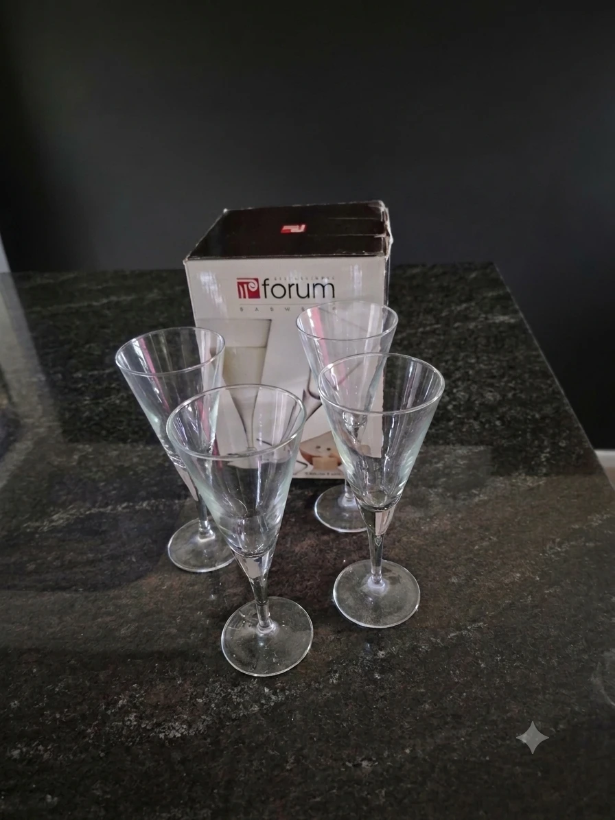 Set of 4 Forum Barware Glasses