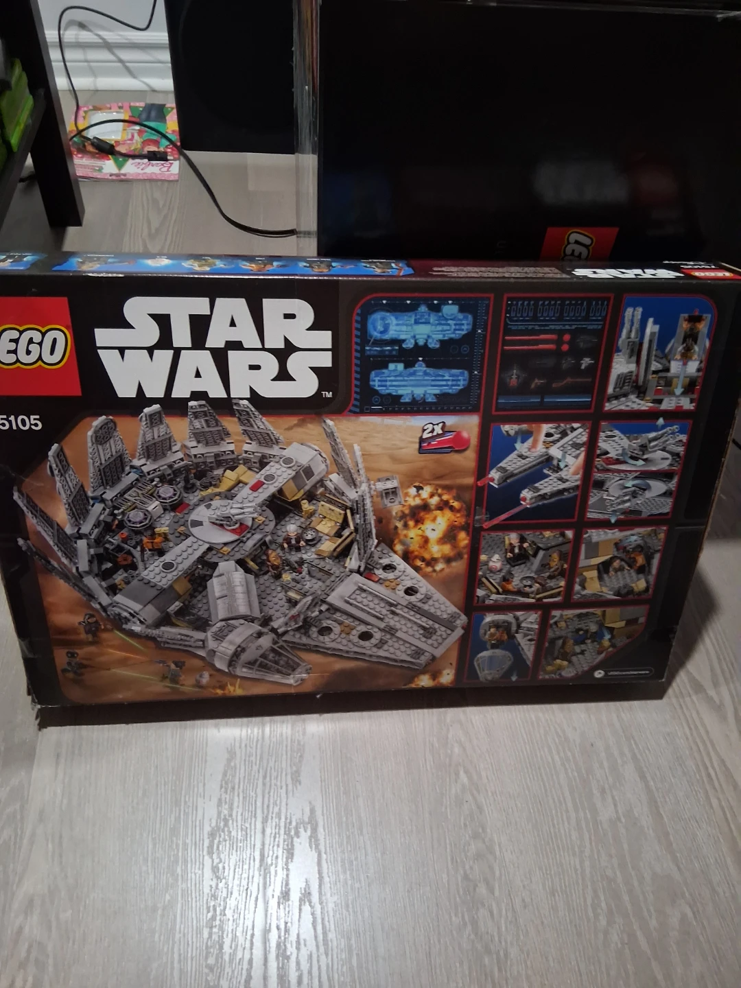 LEGO Star Wars Millennium Falcon 75105 - photo 2