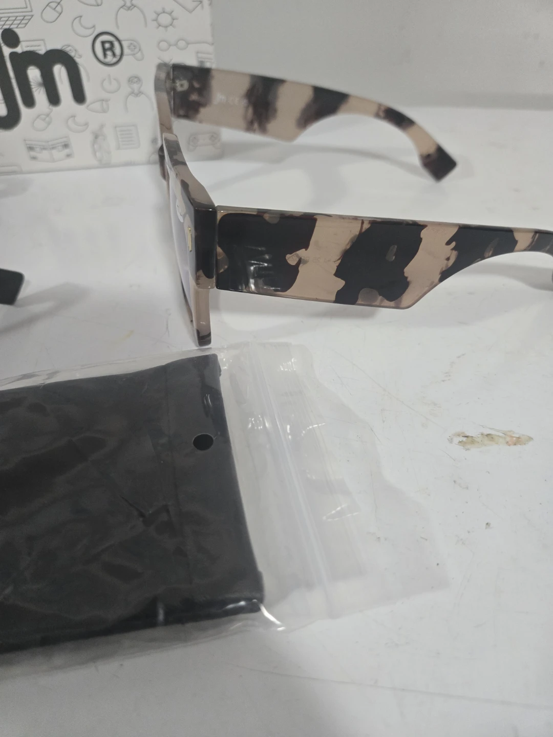 Two pairs of Jim reading glasses - photo 4