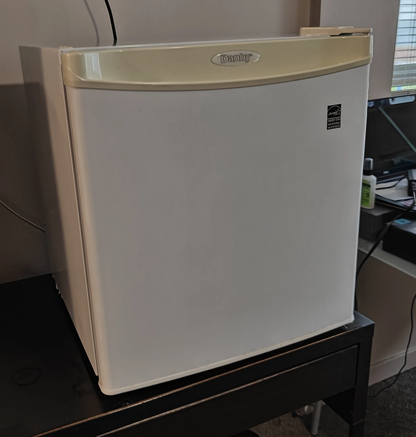 Mini Fridge for Dorm Room or Guest Room - photo 2