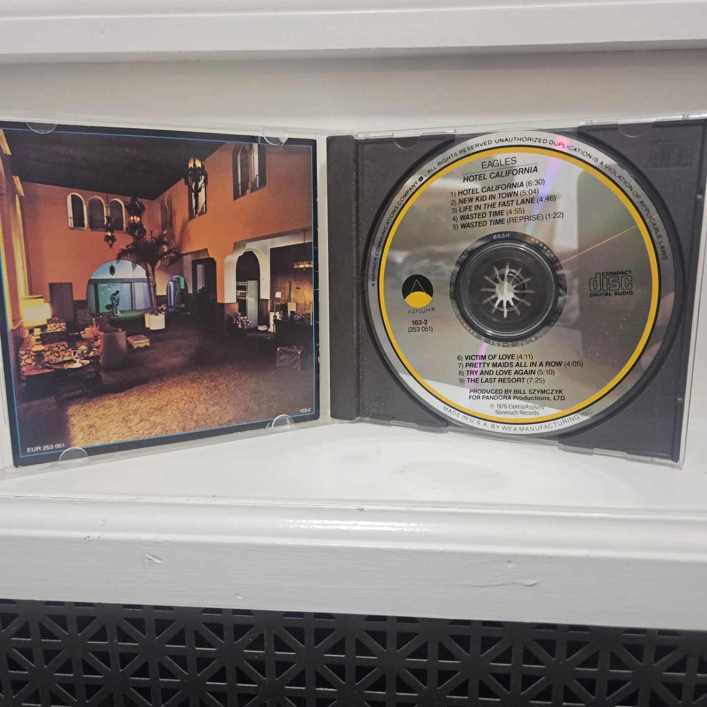 Hotel California - Eagles CD Album - photo 3