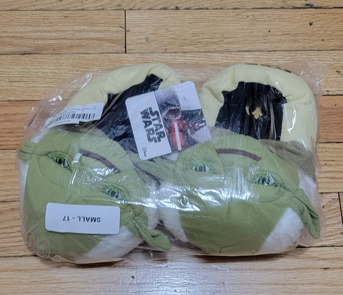 Star Wars Yoda Slippers, Boys Size 12-13 - photo 2