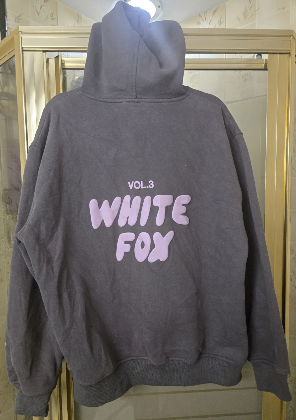 Women's White Fox Volume 3 Hoodie.  Grey, M/L. EUC. - photo 2